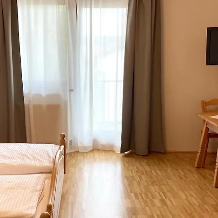 Zoechbauer Gaestehaus - Garni