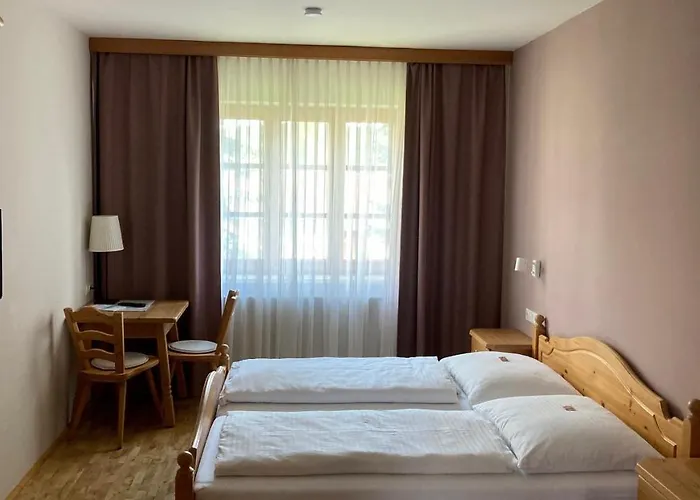 ホテル Zoechbauer Gaestehaus - Garni Kapelln