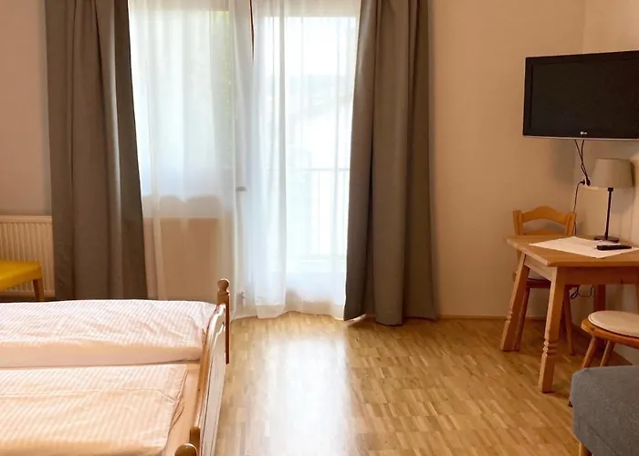 Zoechbauer Gaestehaus - Garni